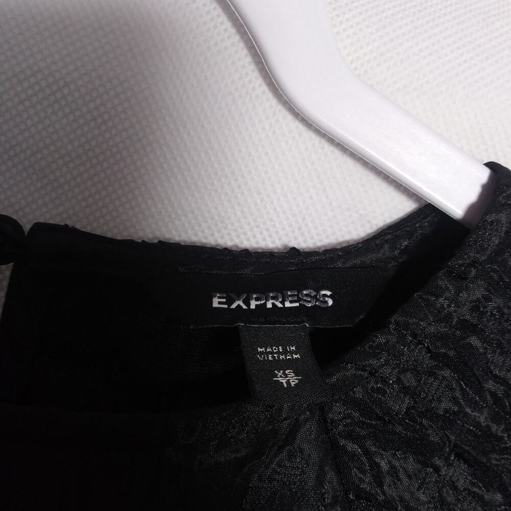 Express Black Textured Jacquard Puff Sleeve Top Dressy Size XS - Picture 6 of 10